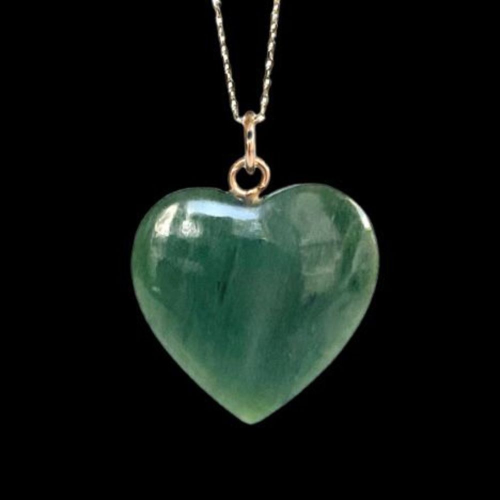 Stunning 30ct Jade Heart Pendant - Picture 5 of 8